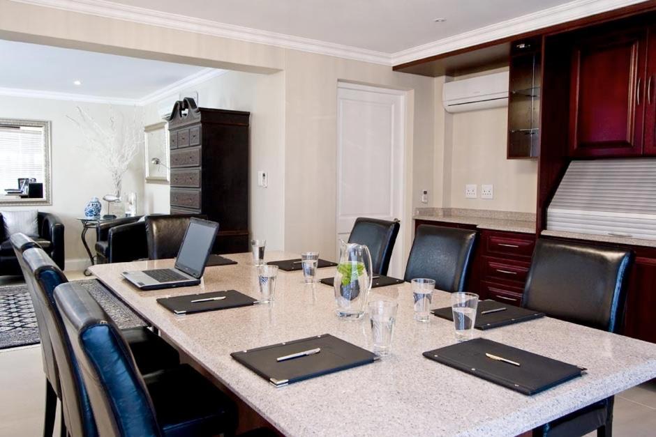 Forest Manor Boutique Guesthouse Umhlanga Bagian luar foto